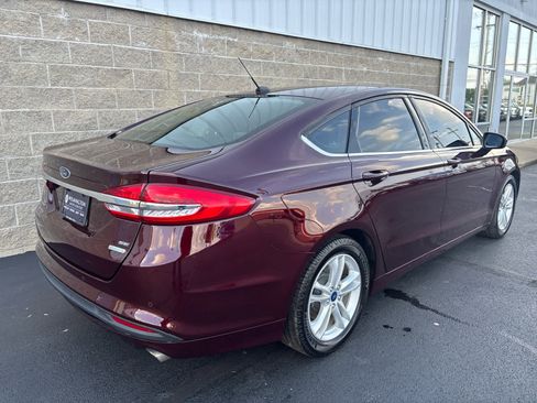 Used 2018 Ford Fusion SE w/ Fusion SE Technology Package image 6