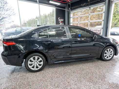 Used 2023 Toyota Corolla LE image 4