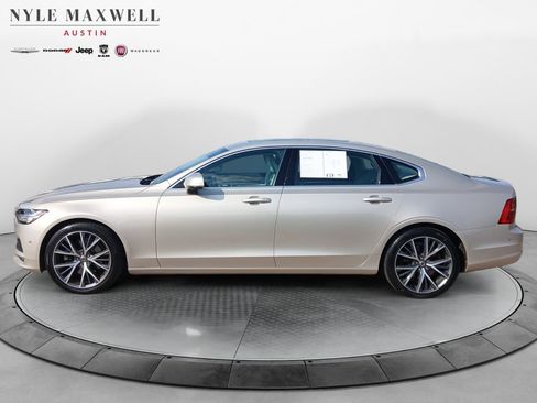 Used 2018 Volvo S90 T5 Momentum w/ Convenience Package FWD image 13