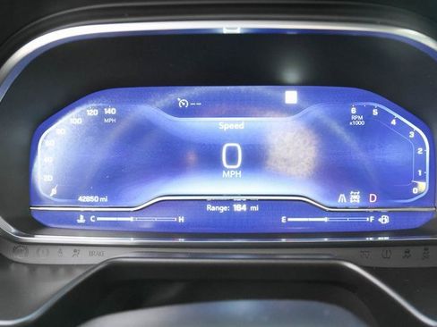 Used 2022 Chevrolet Suburban Z71 image 33