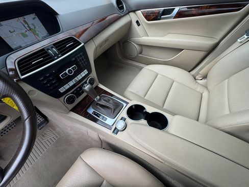 Used 2013 Mercedes-Benz C 300 4MATIC Sedan image 22