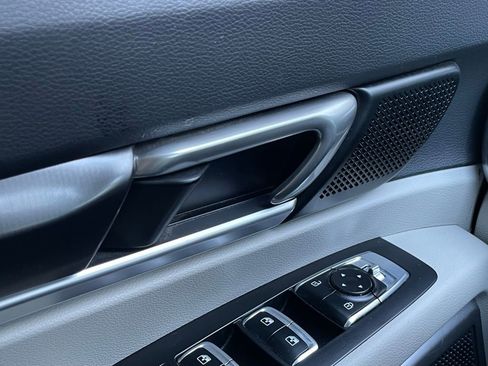 Used 2024 Kia Telluride S w/ S Sunroof Package image 13