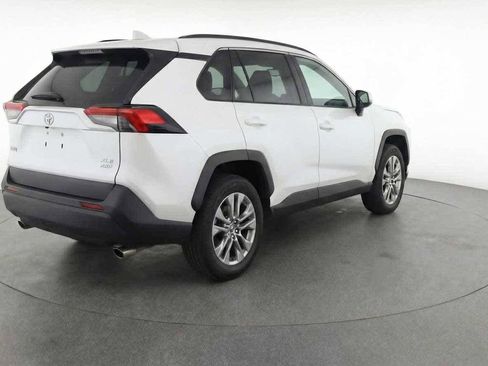 Used 2020 Toyota RAV4 XLE Premium image 11