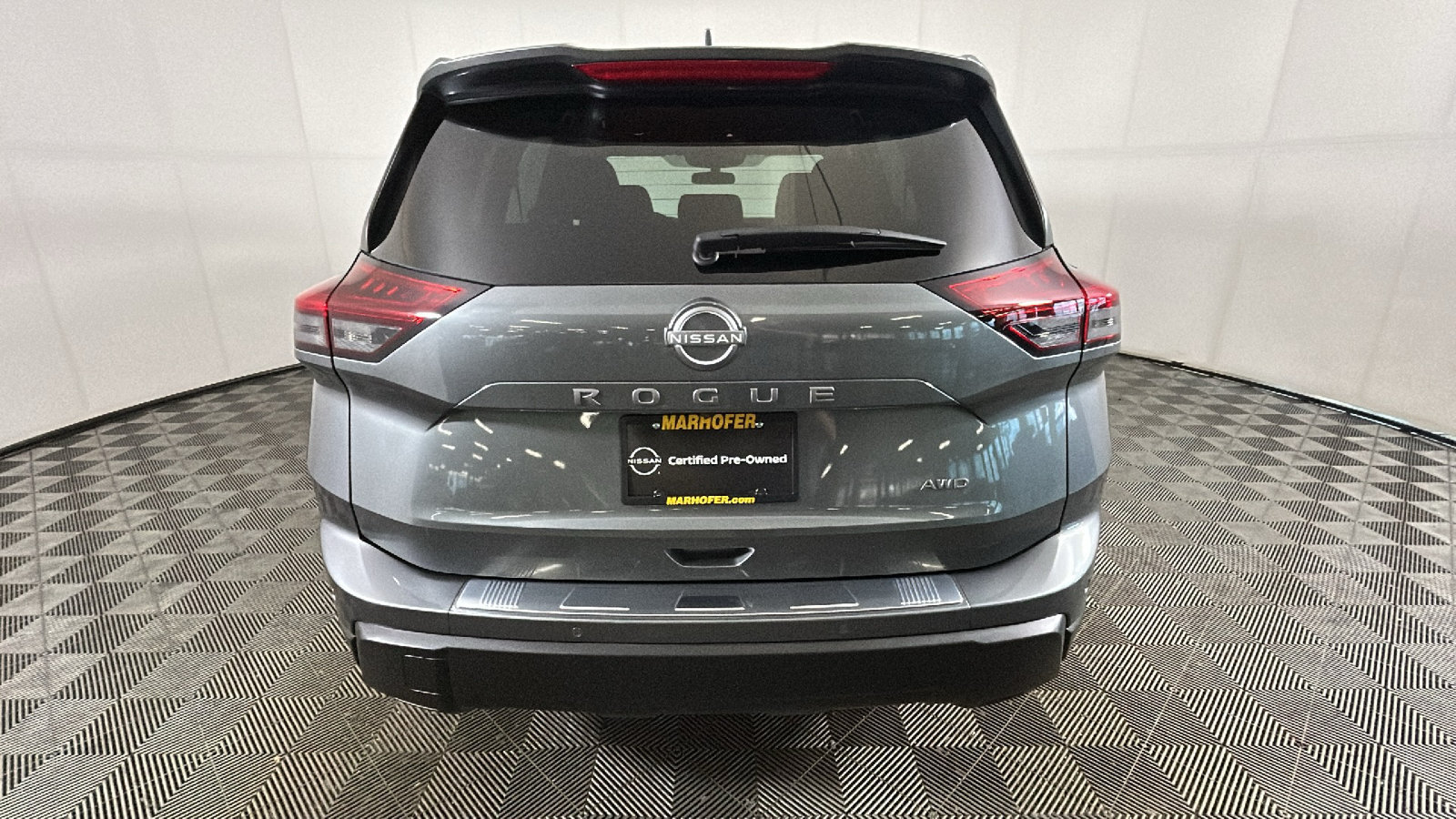 Certified 2026 Nissan Rogue SV AWD/4WD image 4