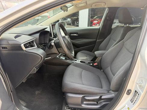Used 2021 Toyota Corolla LE image 8