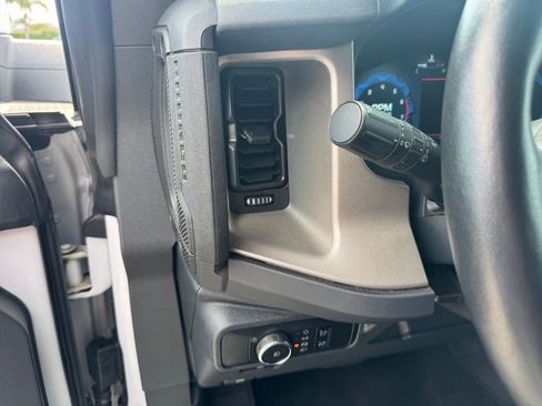 Used 2025 Ford Bronco Outer Banks AWD/4WD image 15