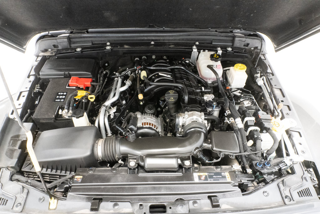 Certified 2023 Jeep Gladiator Sport AWD/4WD image 3