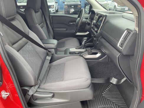 Used 2025 Nissan Frontier SV w/ SV Convenience Package image 14