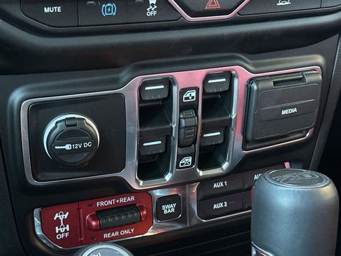 Used 2023 Jeep Wrangler Unlimited Rubicon 4xe image 18