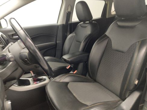 Used 2019 Jeep Compass Latitude w/ Safety & Security Group image 17