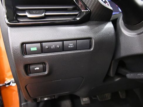 Used 2023 Nissan Sentra SR w/ SR Premium Package FWD image 19