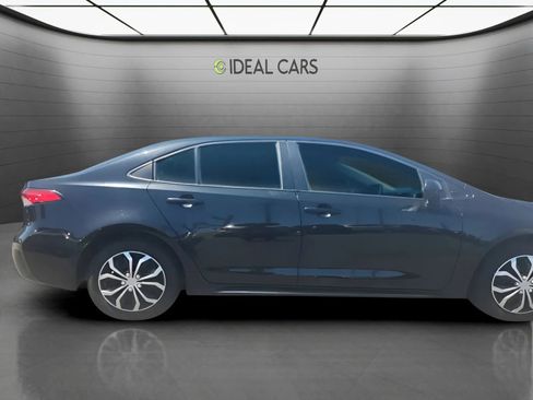 Used 2021 Toyota Corolla LE FWD image 4