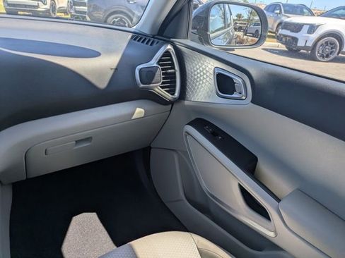 Used 2025 Kia Soul LX FWD image 16