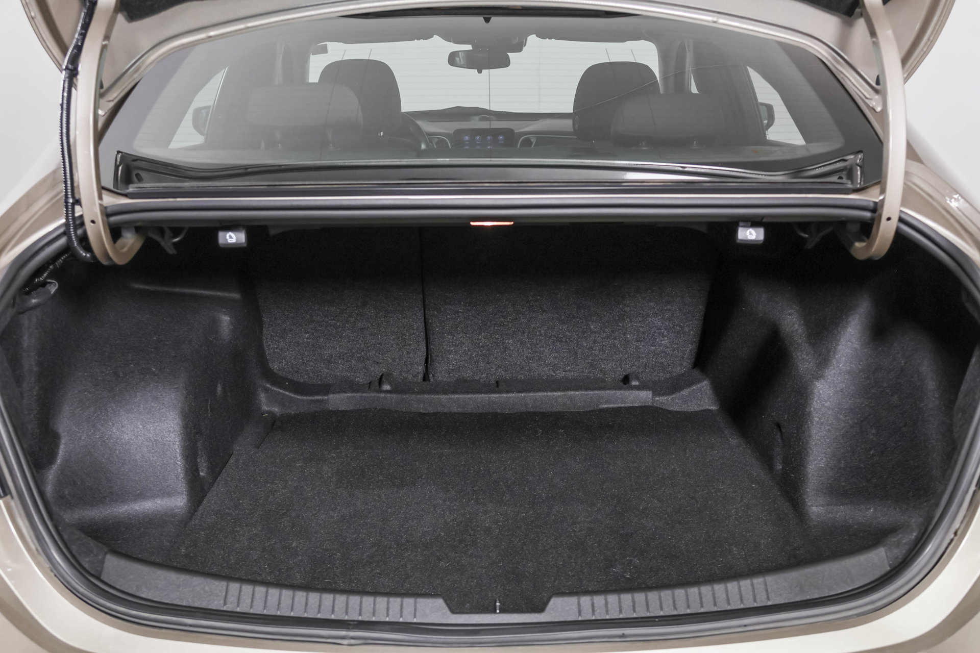 Used 2023 Chevrolet Malibu LS FWD image 38