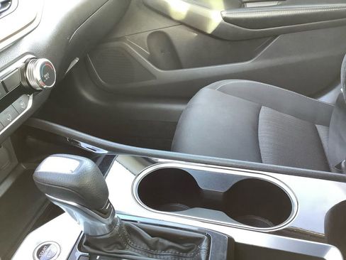 Used 2024 Nissan Altima 2.5 SV image 23