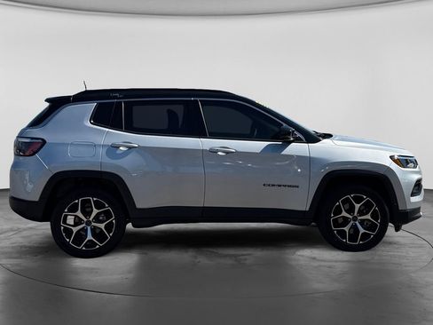 Used 2025 Jeep Compass Limited AWD/4WD image 11