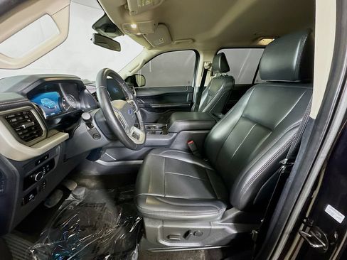 Used 2022 Ford Expedition XLT RWD image 16