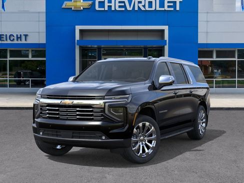 New 2025 Chevrolet Suburban Premier image 30