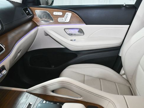 Used 2022 Mercedes-Benz GLS 450 4MATIC w/ AMG Line Exterior image 50