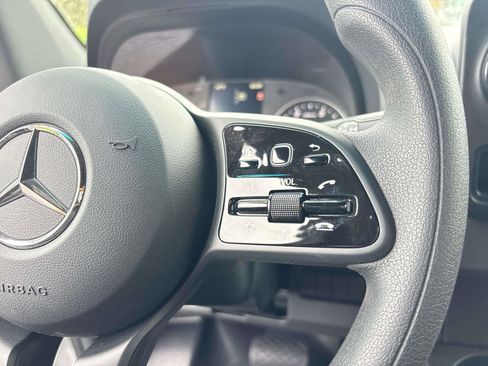 Used 2024 Mercedes-Benz Sprinter 2500 image 17