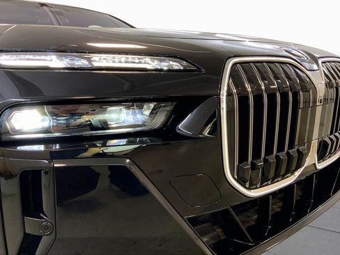 Used 2024 BMW i7 M70 AWD/4WD image 32