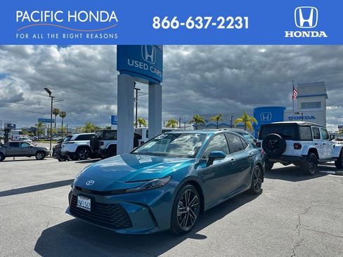 Used 2026 Toyota Camry LE w/ Convenience Package FWD image 1