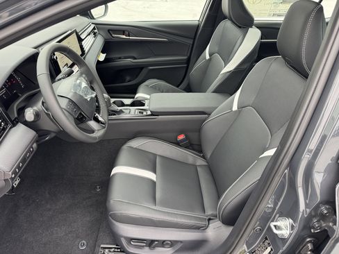 New 2026 Toyota Camry SE FWD image 2