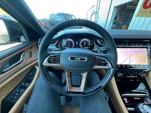 New 2025 Jeep Grand Cherokee Summit image 23