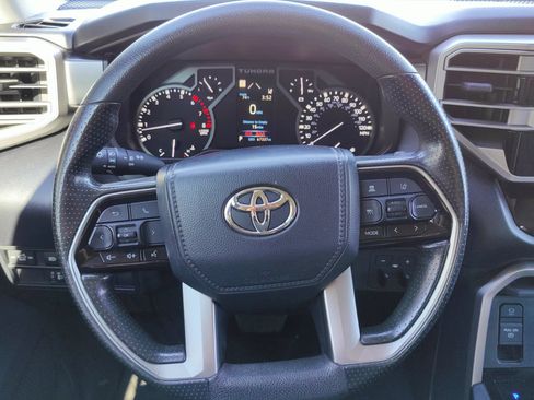 Used 2022 Toyota Tundra SR5 w/ SR5 Convenience Package AWD/4WD image 20