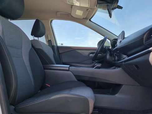 Used 2023 Nissan Rogue SV AWD/4WD image 34