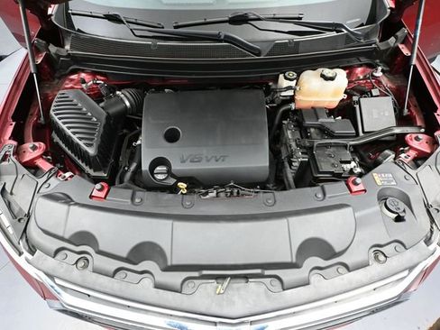 Used 2021 Chevrolet Traverse LT FWD image 53