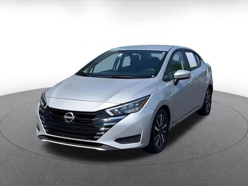 Used 2025 Nissan Versa SV FWD image 7