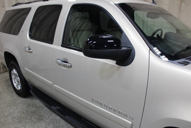 Used 2007 Chevrolet Suburban LT w/ LT Preferred Equipment Group AWD/4WD image 11