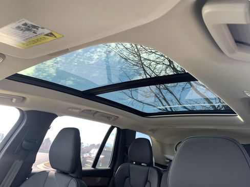 Used 2025 Volvo XC90 B6 Plus image 28