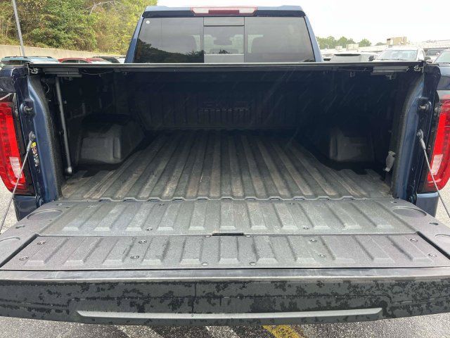 Used 2022 GMC Sierra 1500 SLT w/ SLT Premium Plus Package AWD/4WD image 12
