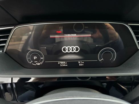 Used 2021 Audi e-tron Premium Plus w/ Premium Plus Package image 33