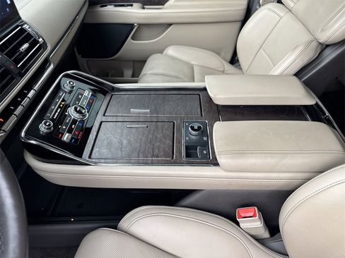 Certified 2023 Lincoln Navigator Reserve image 24