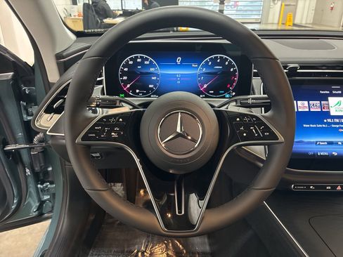 New 2026 Mercedes-Benz E 350 4MATIC Sedan image 8