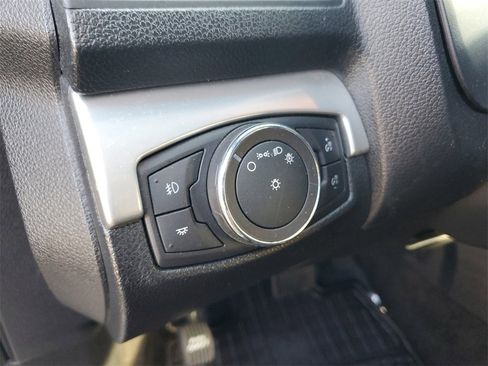 Used 2016 Ford Explorer XLT image 22