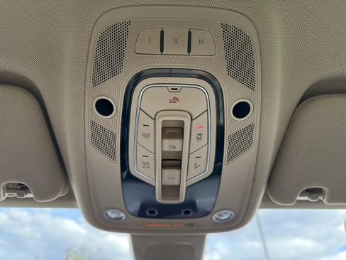 Used 2018 Audi Q7 3.0T Premium Plus w/ Premium Plus Package image 38