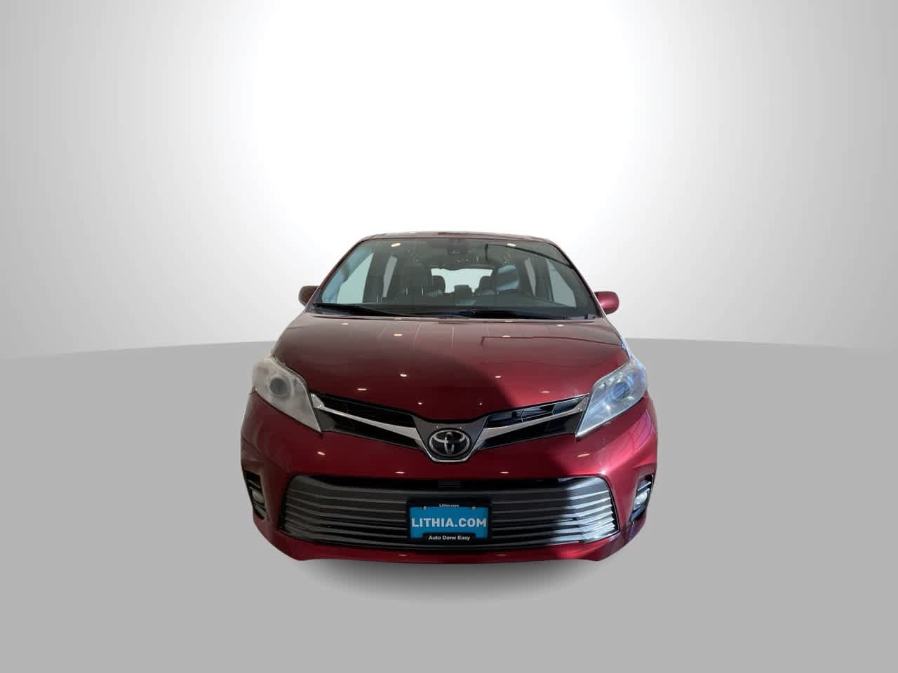 Used 2018 Toyota Sienna XLE FWD image 3