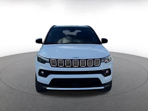 Used 2025 Jeep Compass Limited image 4