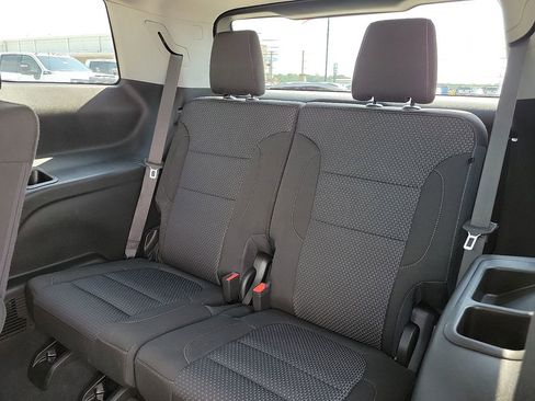 Used 2023 GMC Acadia SLE w/ Driver Convenience Package image 9