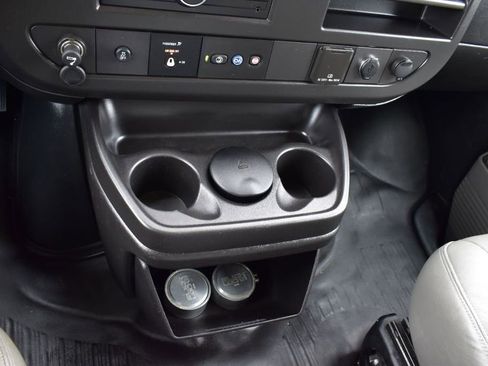 Used 2018 GMC Savana 2500 w/ Communications Package image 31