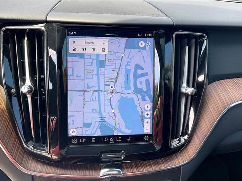 Used 2022 Volvo XC60 B5 Momentum w/ Climate Package image 15