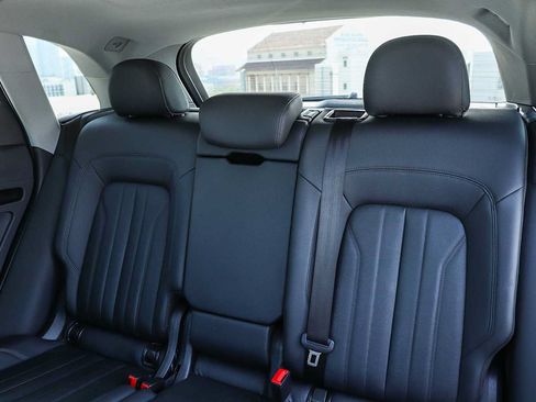 Used 2019 Audi Q5 2.0T Premium Plus w/ Premium Plus Package AWD/4WD image 24