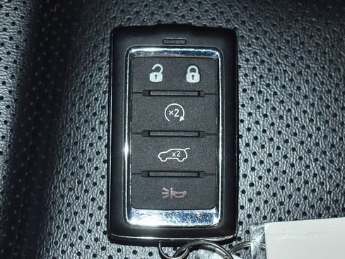 Used 2024 Jeep Grand Cherokee L Limited w/ Luxury Tech Group II AWD/4WD image 38