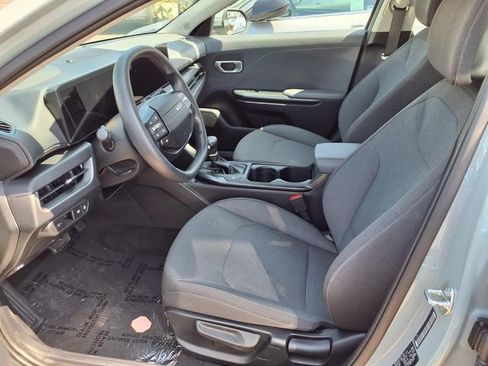 Used 2025 Kia K4 FWD image 13