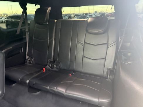 Used 2018 Cadillac Escalade ESV Platinum image 33