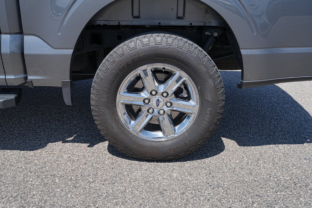 Used 2025 Ford F150 XLT w/ Equipment Group 301A Standard AWD/4WD image 14
